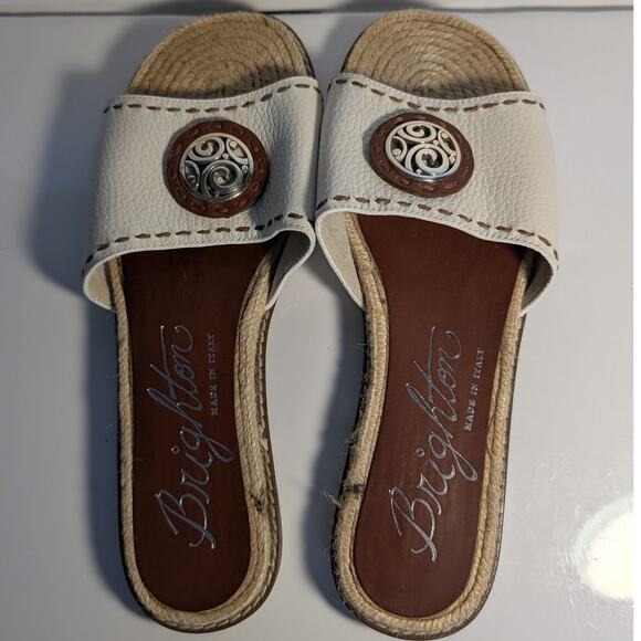 BRIGHTON Elliot Cream Tan Leather‎ Slide Sandals Charm JAG01 Women's 9.5 - Picture 10 of 15